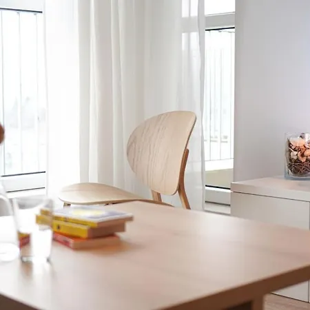 Modern Sunny & Airy Apt In Business Area & Airport Parking Spot Appartement