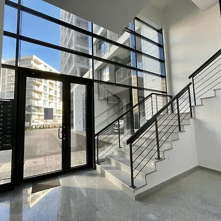 Апартаменты Modern Sunny & Airy Apt In Business Area & Airport Parking Spot София